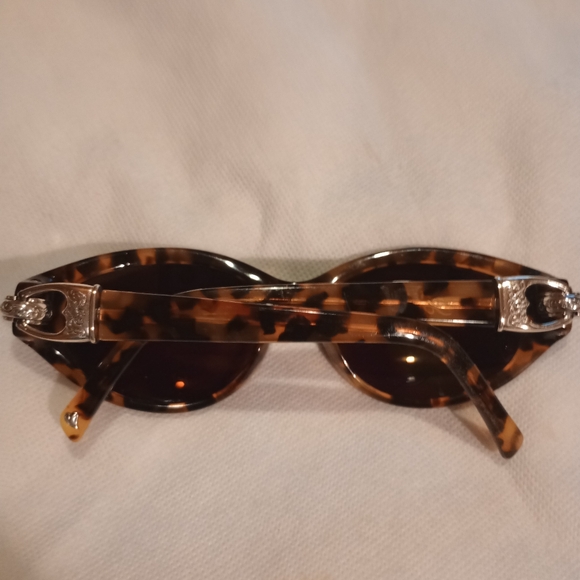 Brighton Sunglasses With Case - Picture 6 of 10